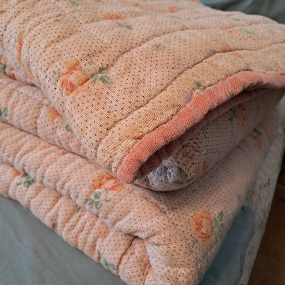 Vintage Antique Pink Quilt 68x84 Twin Floral Shabby Chic Cottage Retro Country - Picture 3 of 16